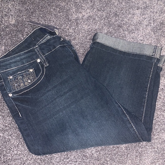 Capris - Picture 2 of 2